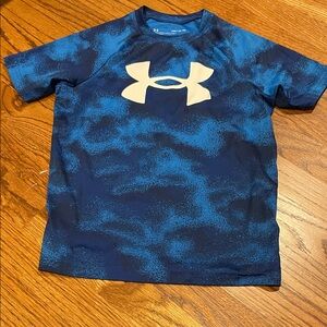 Under Armour Kids Navy and Black Patterned Tee